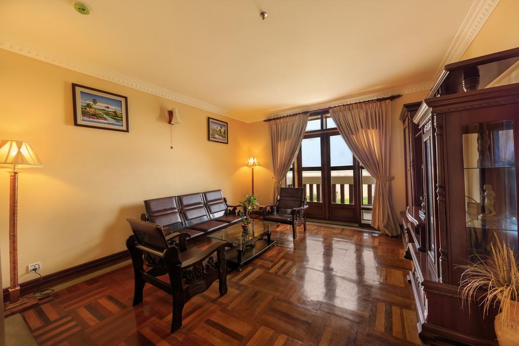 Blue River Hotel Phnom Penh Bagian luar foto
