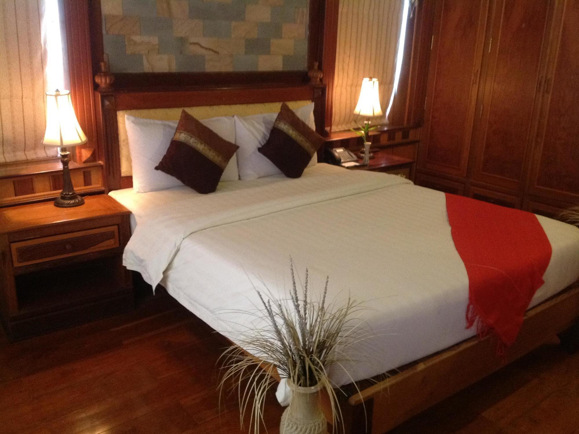 Blue River Hotel Phnom Penh Bagian luar foto