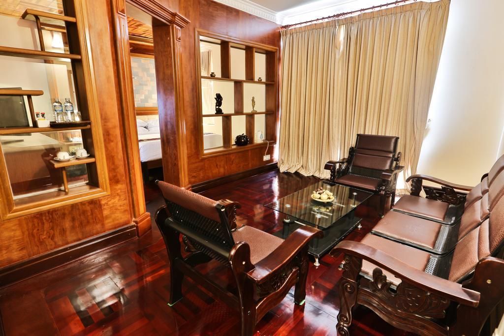 Blue River Hotel Phnom Penh Bagian luar foto