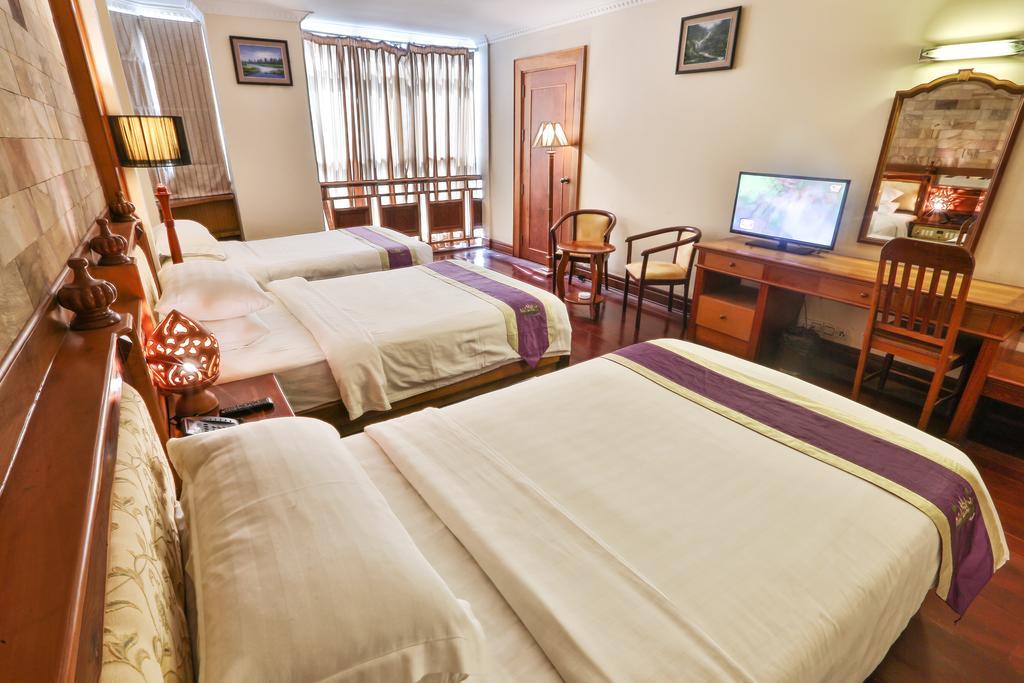 Blue River Hotel Phnom Penh Bagian luar foto