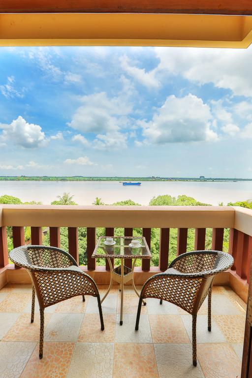 Blue River Hotel Phnom Penh Bagian luar foto