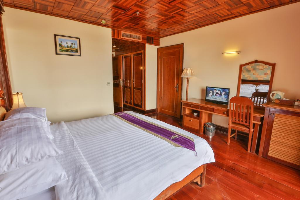 Blue River Hotel Phnom Penh Bagian luar foto