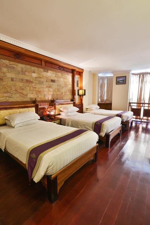 Blue River Hotel Phnom Penh Bagian luar foto