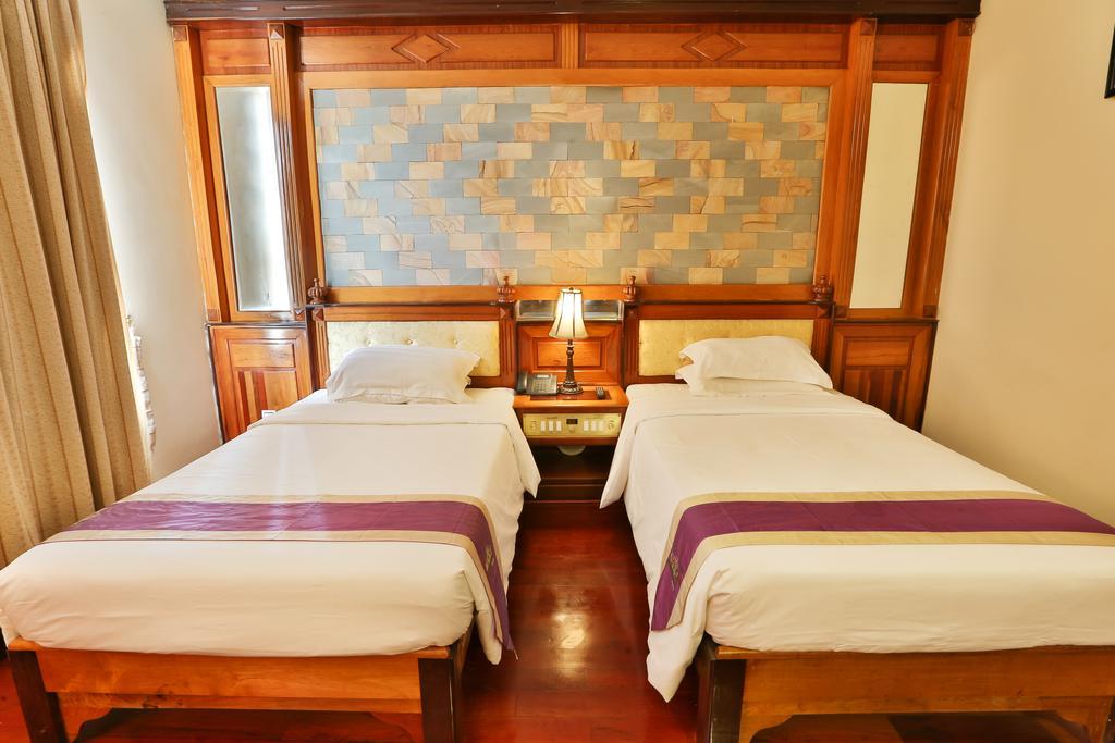 Blue River Hotel Phnom Penh Bagian luar foto