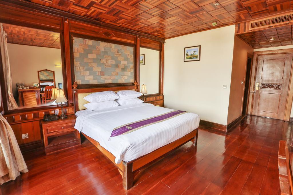 Blue River Hotel Phnom Penh Bagian luar foto