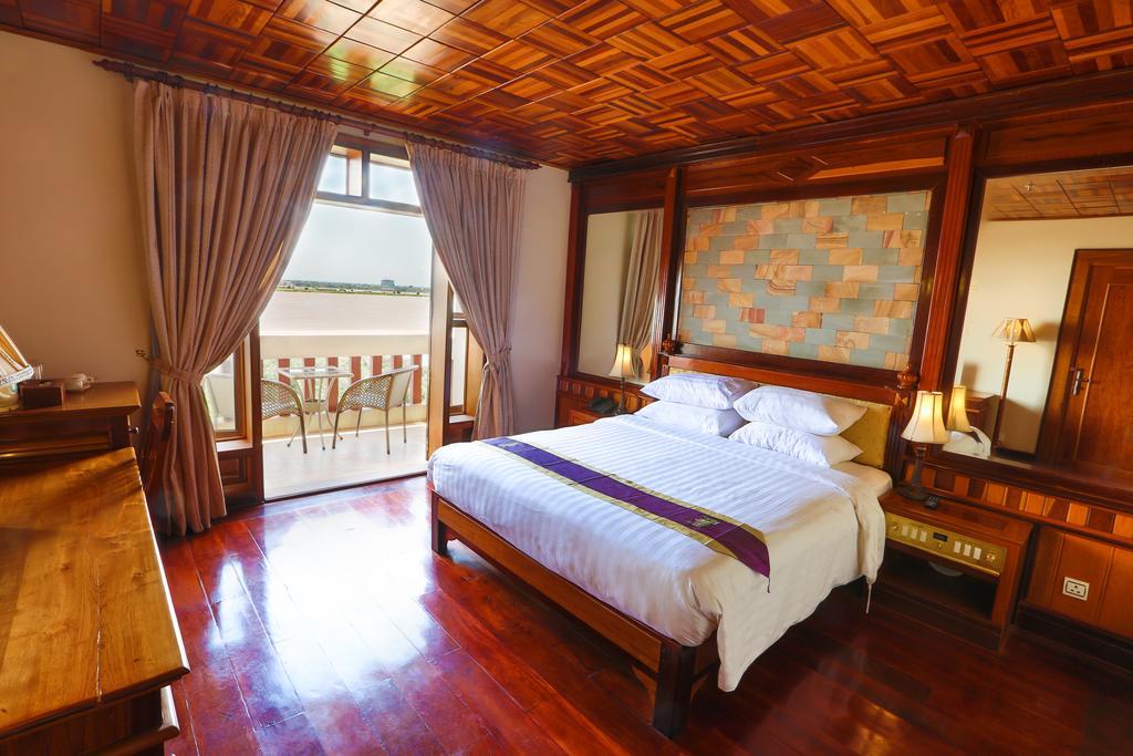 Blue River Hotel Phnom Penh Bagian luar foto