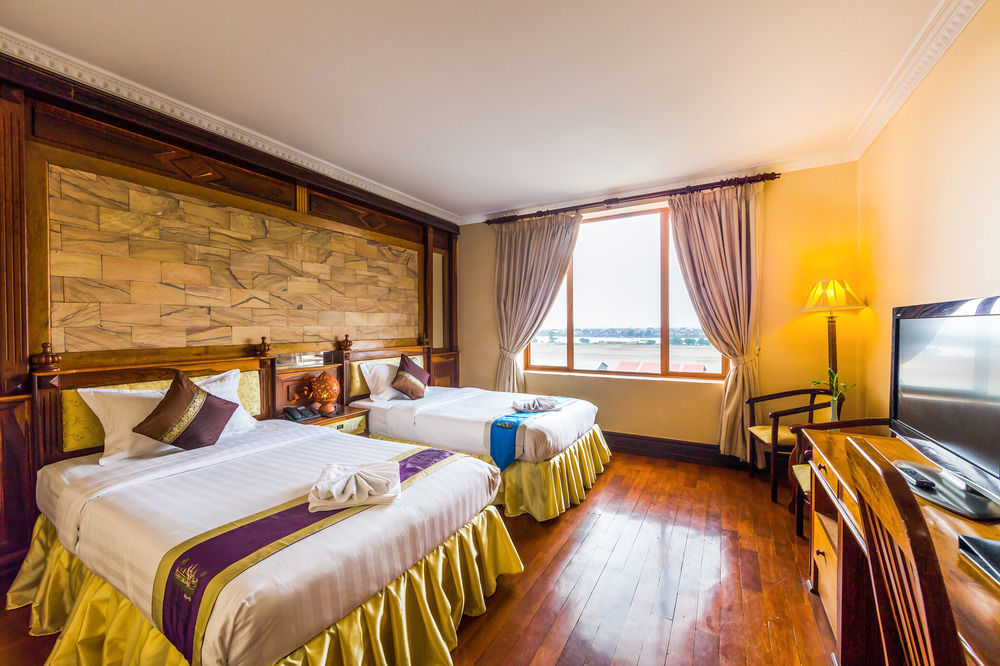 Blue River Hotel Phnom Penh Bagian luar foto