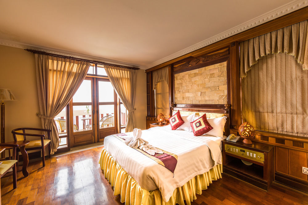 Blue River Hotel Phnom Penh Bagian luar foto