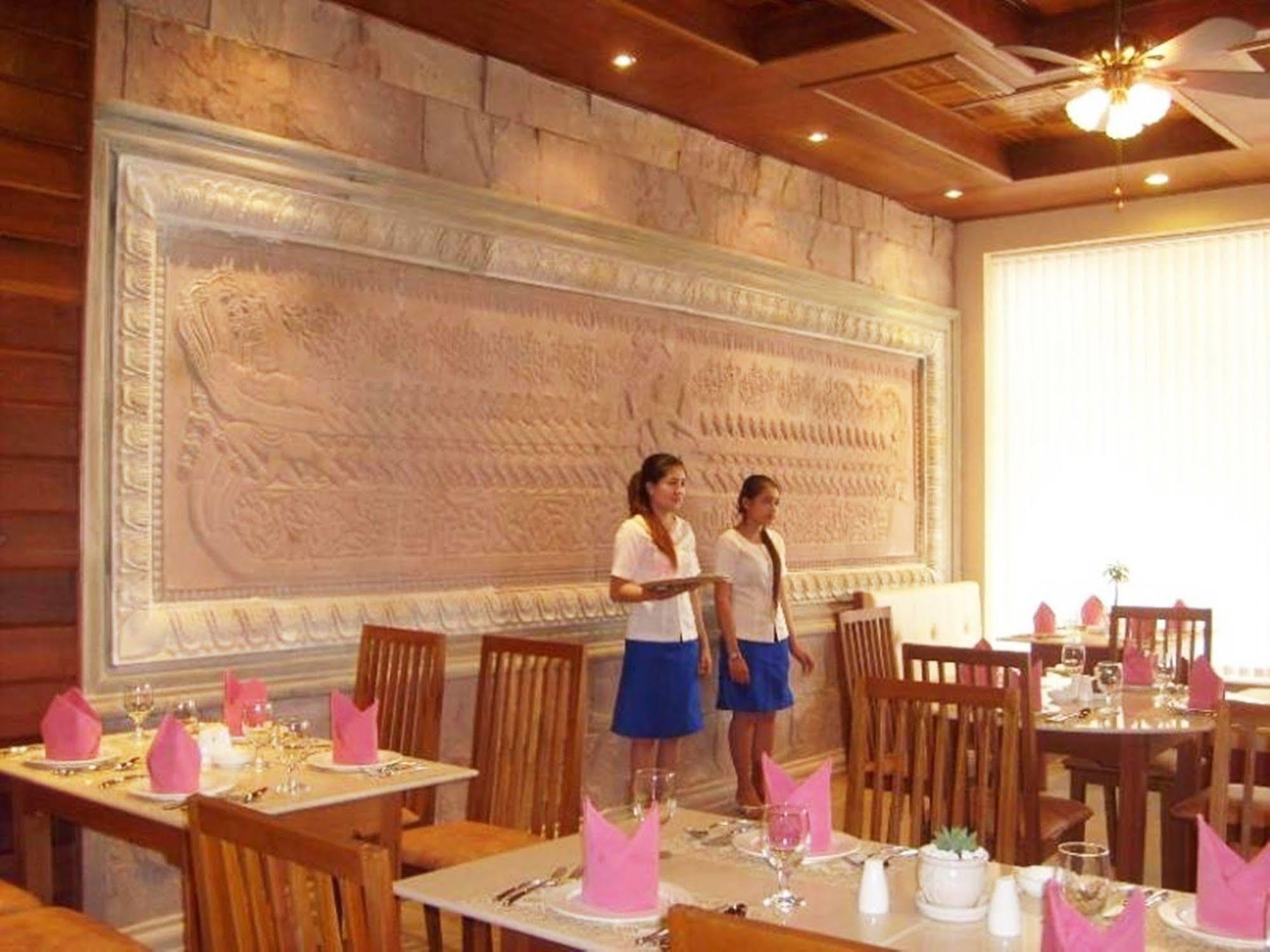 Blue River Hotel Phnom Penh Bagian luar foto