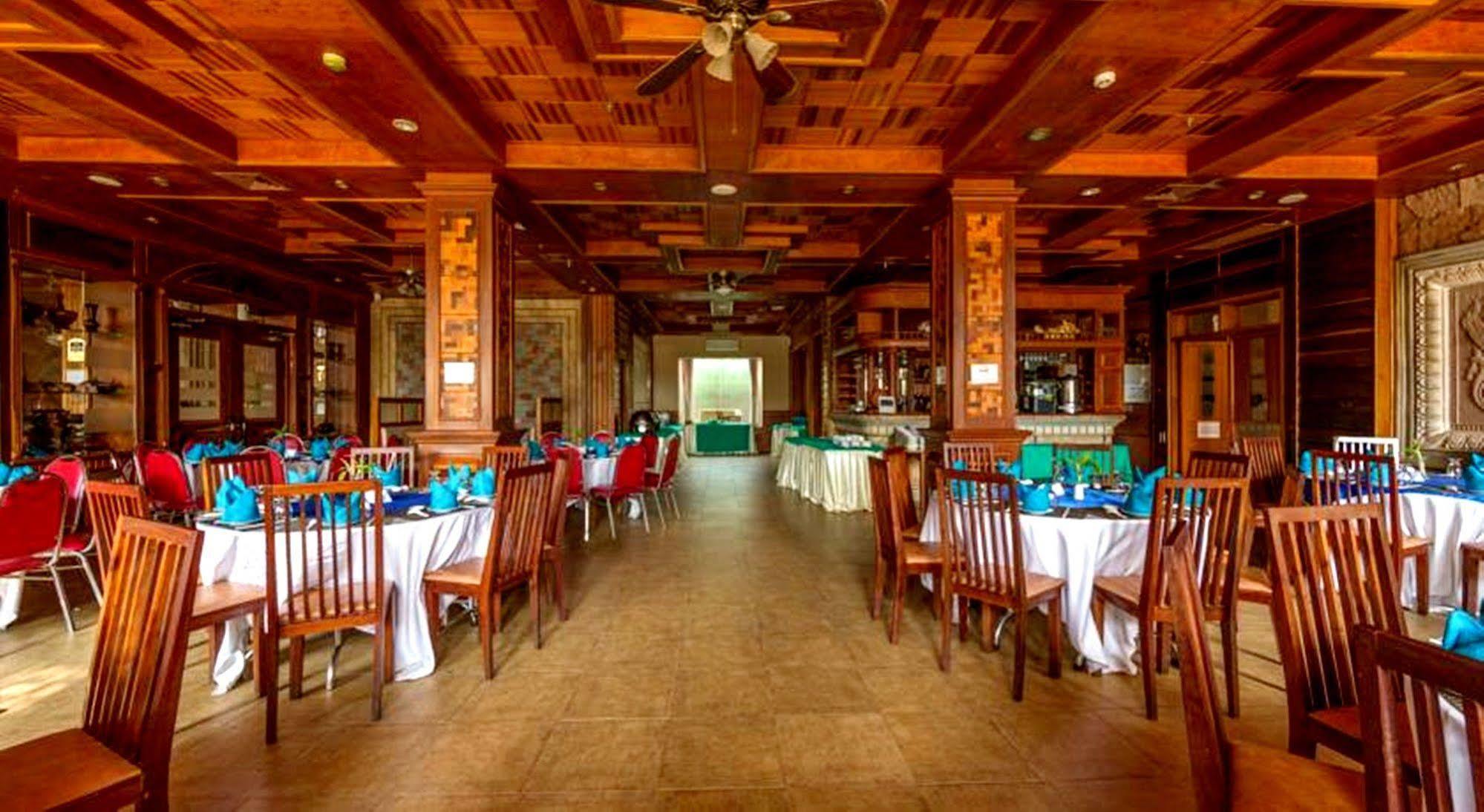 Blue River Hotel Phnom Penh Bagian luar foto