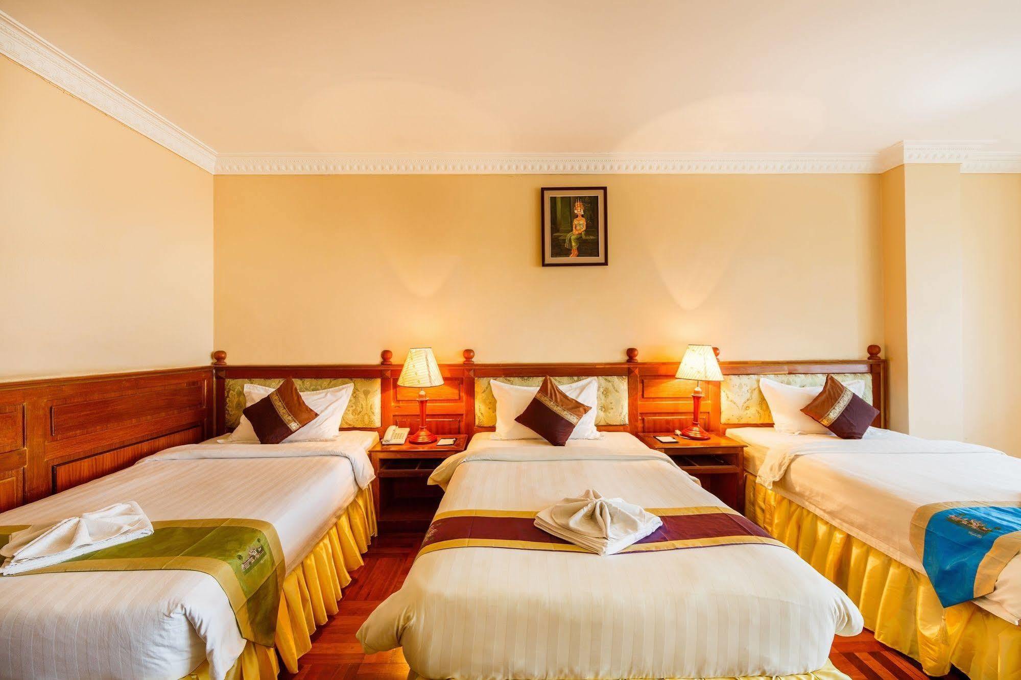 Blue River Hotel Phnom Penh Bagian luar foto