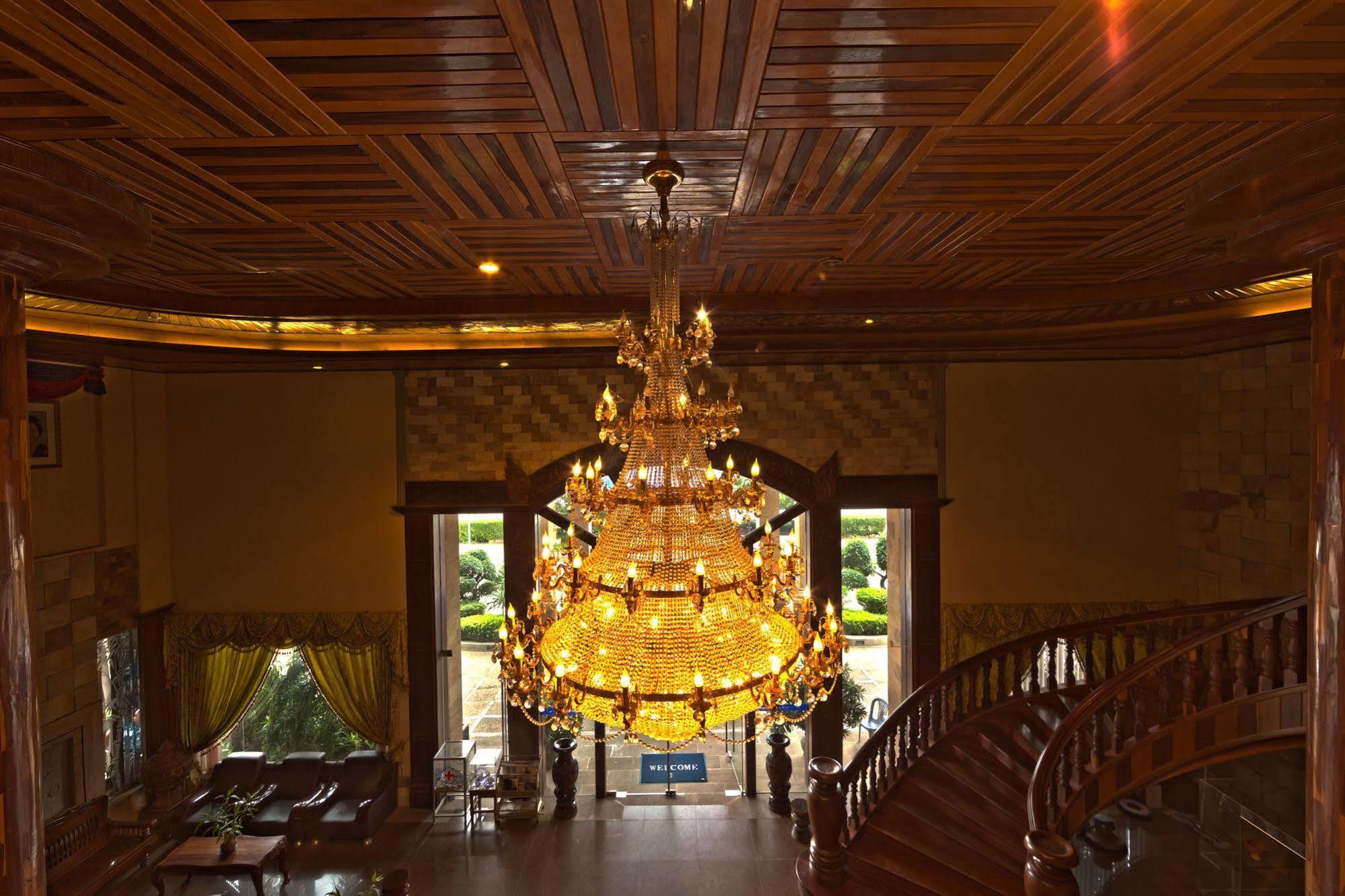 Blue River Hotel Phnom Penh Bagian luar foto