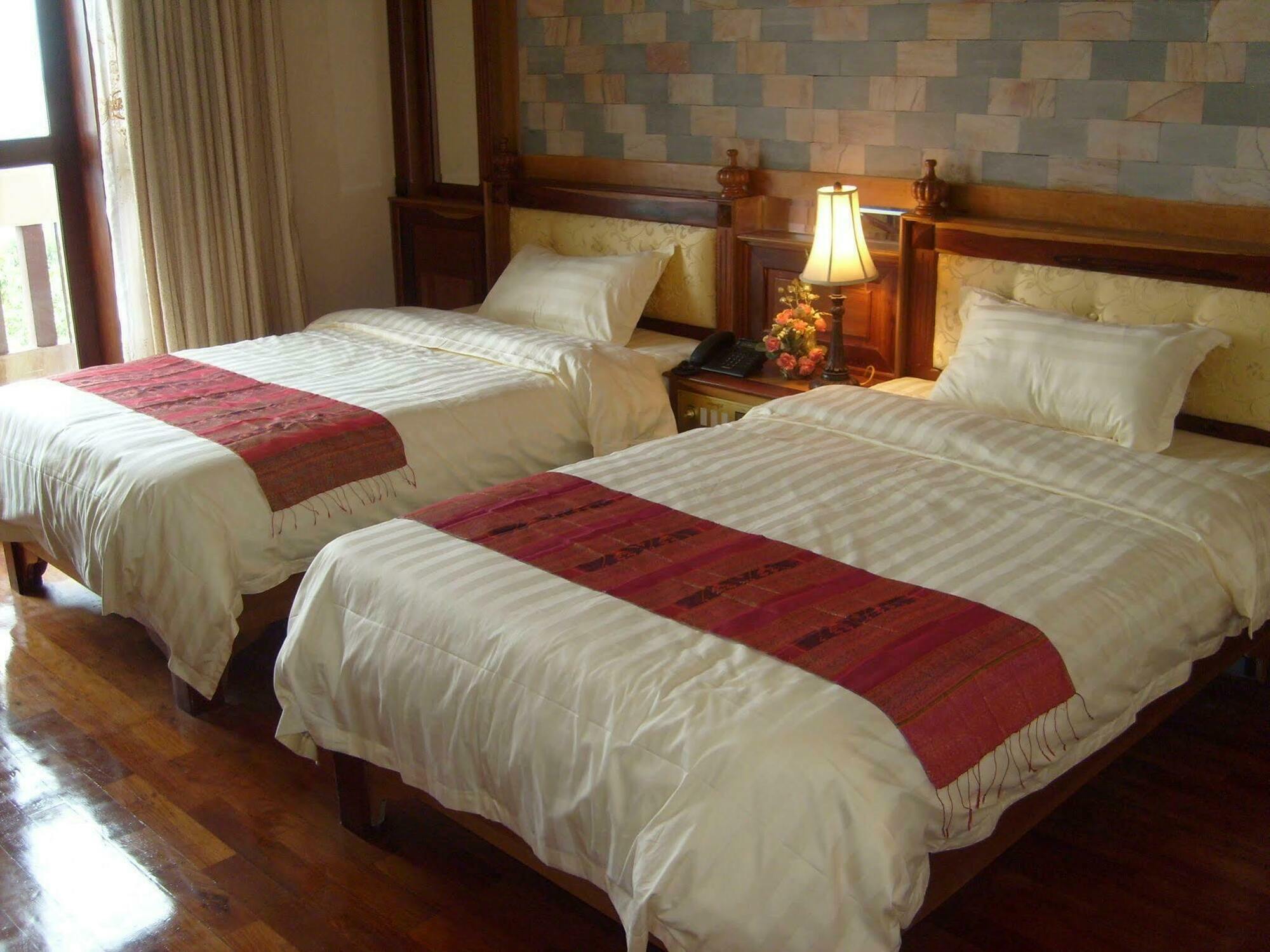Blue River Hotel Phnom Penh Bagian luar foto